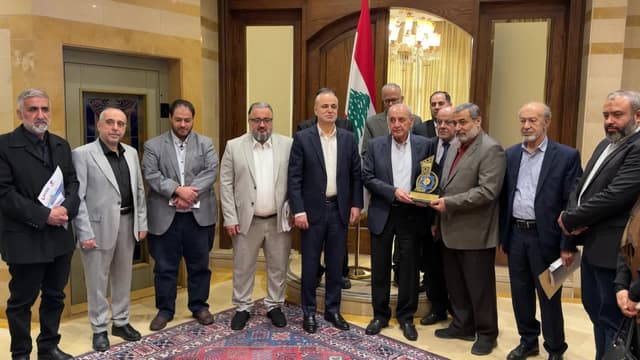 Berri, İslami Radyo ve Televizyon Birliği heyetiyle direniş medyasının saldırıya karşı koymadaki rolünü tartışıyor